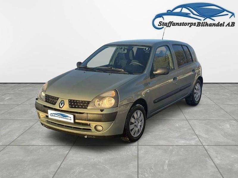 Grön Begagnad 2003 Renault Clio II Expression Halvkombi | 12 900 kr (Marknadspris) - Bild 1/4
