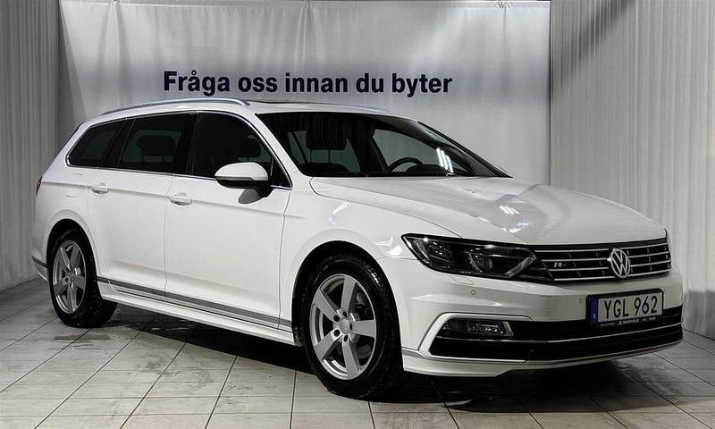 Vit Begagnad 2016 VW Passat GT Kombi | 189 900 kr (Lite dyr) - Bild 1/4