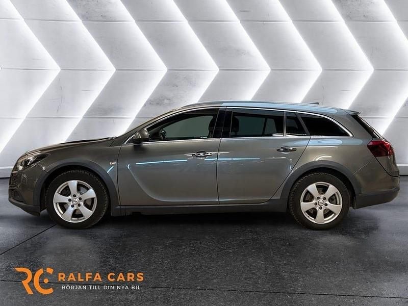 Begagnad Opel Insignia Country Tourer Business 170 HK (125 kW) 2017 Grå Kombi