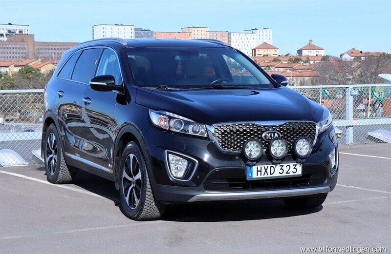 Svart samma som bilen Begagnad 2017 Kia Sorento 2 SUV | 229 000 kr (Superpris) - Bild 1/4