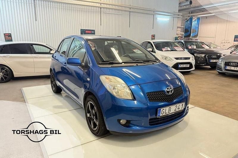 Blå Begagnad 2007 Toyota Yaris Halvkombi | 59 900 kr (Marknadspris) - Bild 1/3