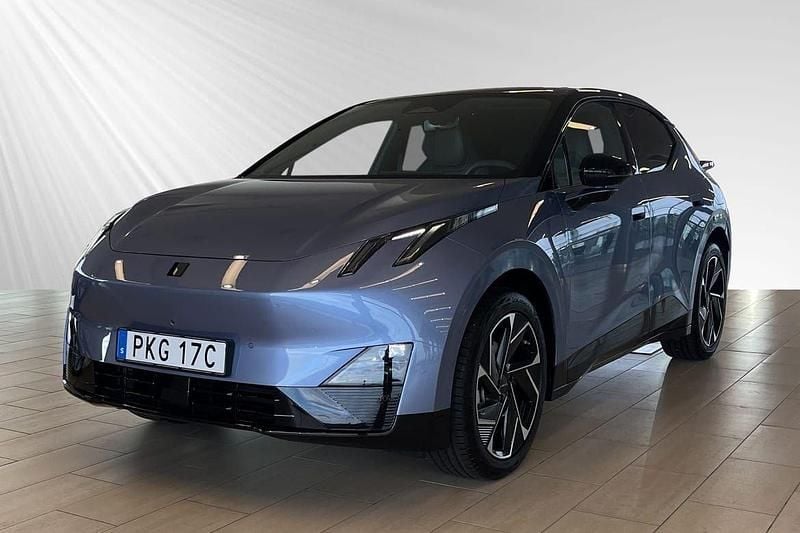 Blå Ny 2024 Lynk & Co 02 SUV | 449 900 kr - Bild 1/4