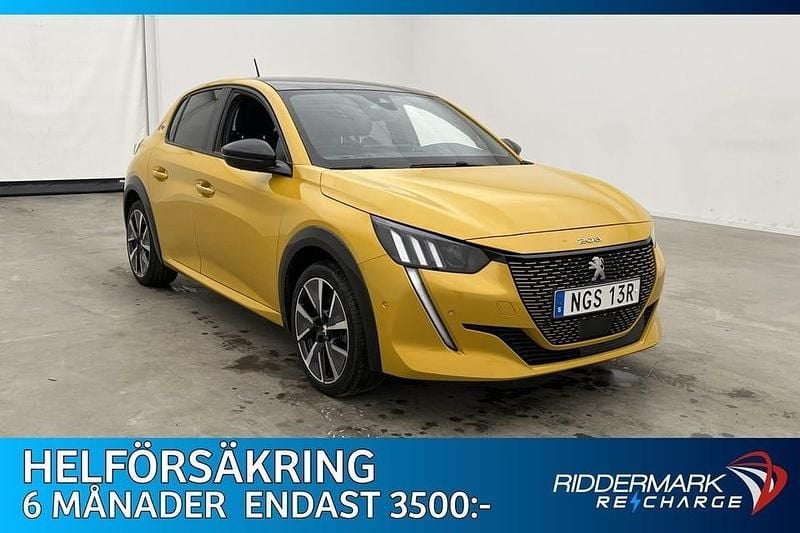 Begagnad Peugeot e-208 GT 100 kW (136 HK) 2022 Gul Halvkombi