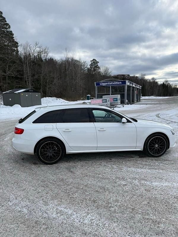 Begagnad Audi A4 177 HK (130 kW) 2013 Vit Kombi