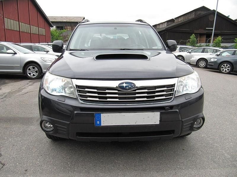 Begagnad Subaru Forester 147 HK (108 kW) 2010 Vit SUV