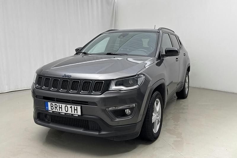 Grå Begagnad 2020 Jeep Compass SUV | 219 000 kr (Marknadspris) - Bild 1/4