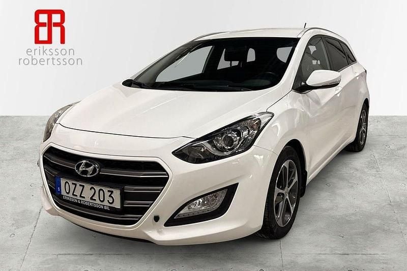 Vit Begagnad 2017 Hyundai i30 Kombi | 159 900 kr (Marknadspris) - Bild 1/4