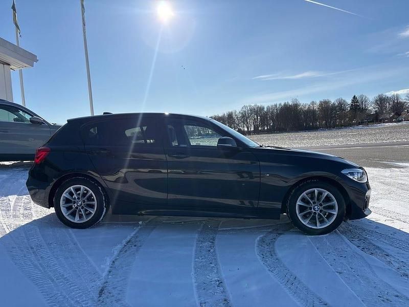 Begagnad BMW 120 M Sport 184 HK (135 kW) 2018 Svart Halvkombi