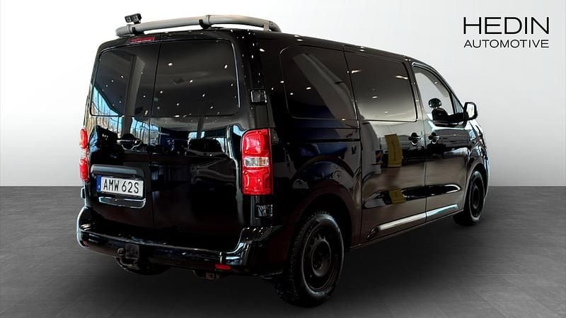 Begagnad Opel Vivaro 177 HK (130 kW) 2020 Svart Minibuss