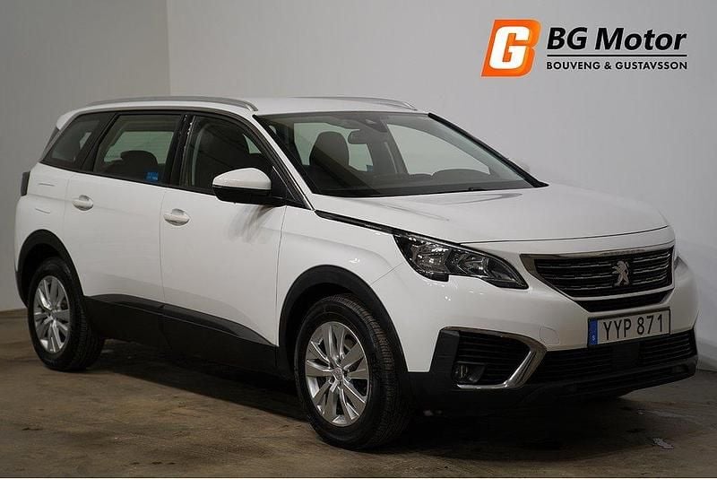 Vit Begagnad 2017 Peugeot 5008 Minibuss | 174 900 kr (Marknadspris) - Bild 1/4