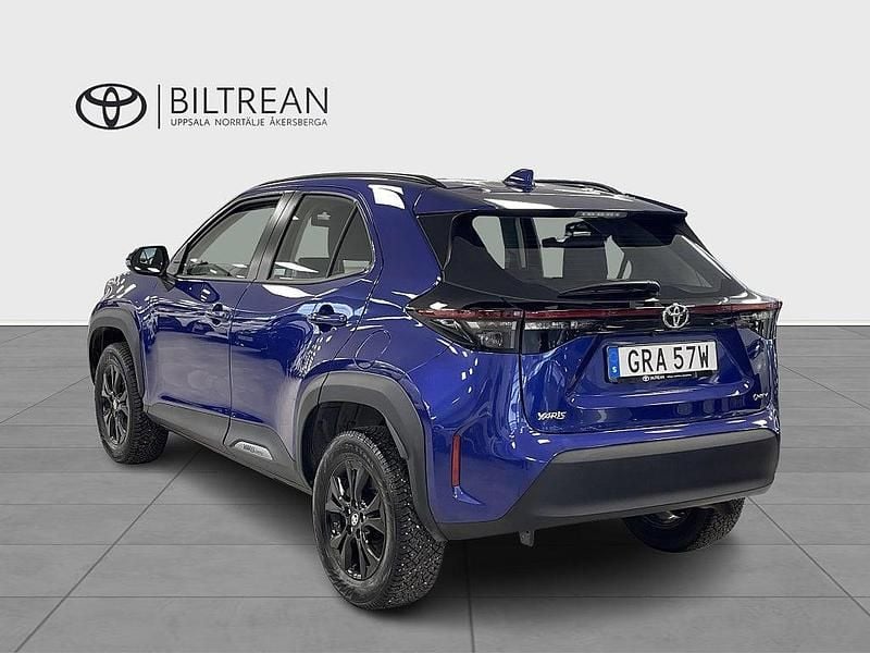 Begagnad Toyota Yaris Cross Active 92 HK (67 kW) 2024 Mörkblå SUV