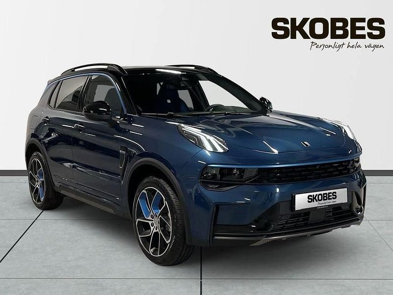 Blå Begagnad 2023 Lynk & Co 01 SUV | 309 400 kr (Marknadspris) - Bild 1/3