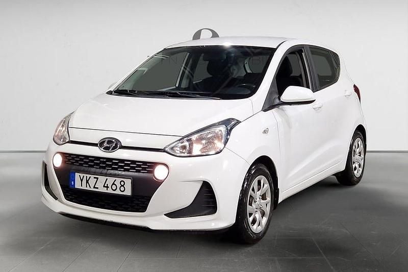 Vit Begagnad 2017 Hyundai i10 Comfort Halvkombi | 67 900 kr (Marknadspris) - Bild 1/3