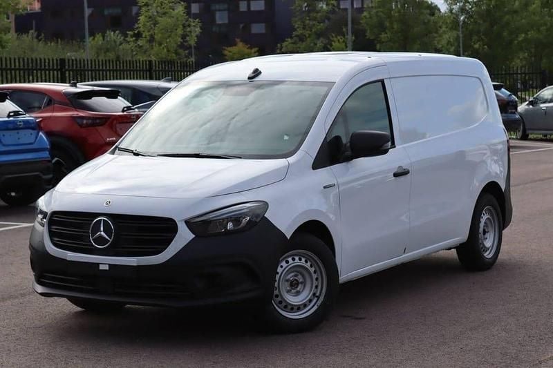 Vit Begagnad 2023 Mercedes eCitan Van | 349 000 kr (Superpris) - Bild 1/4