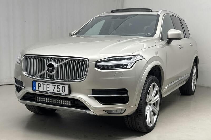Ljusbrun Begagnad 2016 Volvo XC90 Inscription SUV | 339 000 kr (Marknadspris) - Bild 1/4