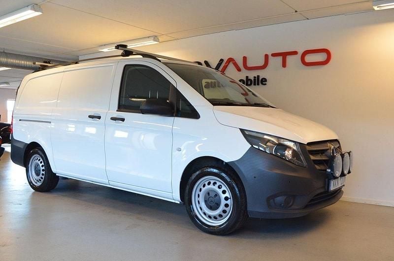 Vit Begagnad 2024 Mercedes Vito Minibuss | 399 000 kr - Bild 1/4