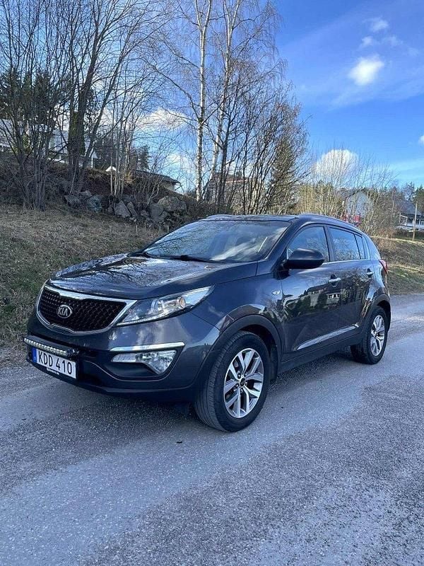Grå Begagnad 2015 Kia Sportage SUV | 120 000 kr (Marknadspris) - Bild 1/4