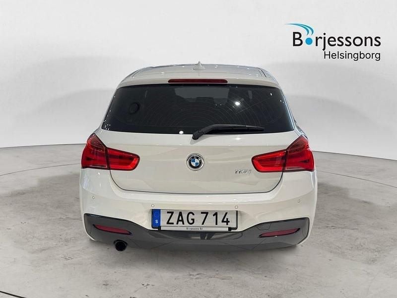 Begagnad BMW 118 M Sport 137 HK (100 kW) 2018 Vit Halvkombi