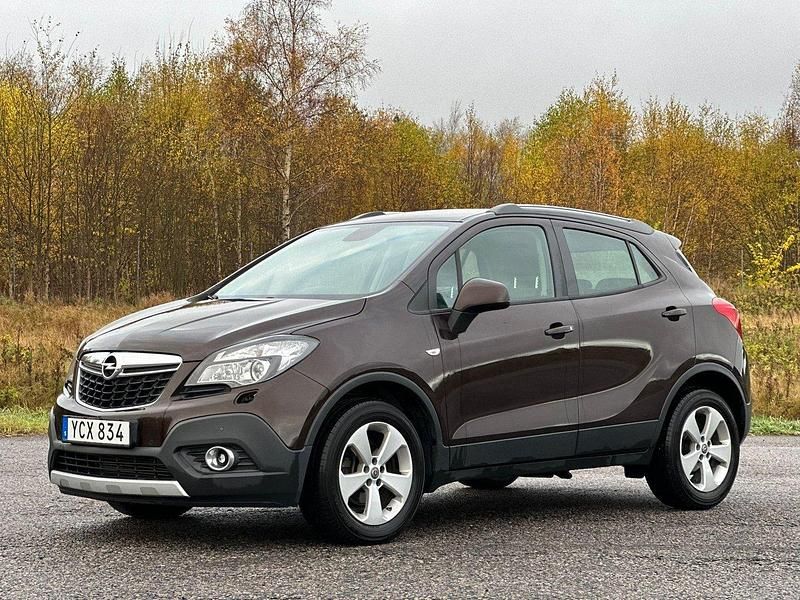 Brun Begagnad 2016 Opel Mokka SUV | 89 900 kr (Marknadspris) - Bild 1/4