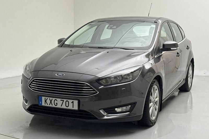 Begagnad Ford Focus Titanium 125 HK (91 kW) 2017 Grå