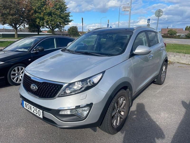 Grå Begagnad 2014 Kia Sportage SUV | 129 900 kr (Marknadspris) - Bild 1/4