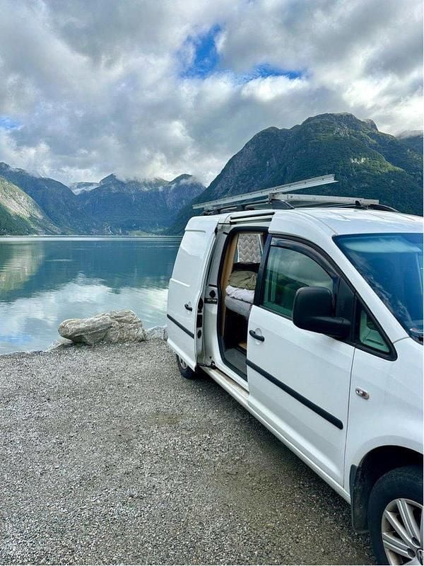 Vit Begagnad 2010 VW Caddy Maxi Minibuss | 65 000 kr (Marknadspris) - Bild 1/4