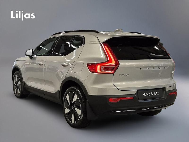 Begagnad Volvo XC40 Core 188 kW (256 HK) 2024 Silver SUV