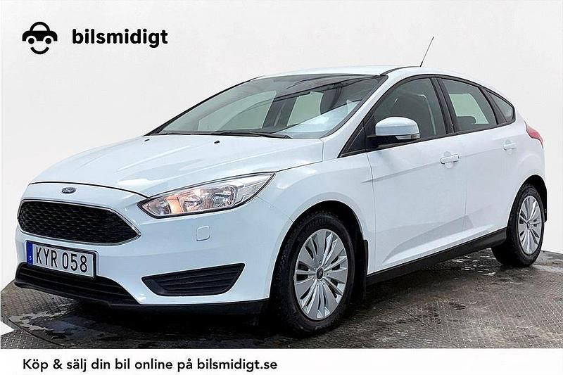 Begagnad Ford Focus Trend 101 HK (74 kW) 2015 Vit Halvkombi