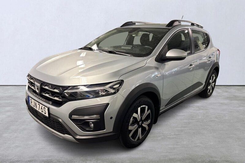 Grå Begagnad 2023 Dacia Sandero Comfort Halvkombi | 184 900 kr (Lite dyr) - Bild 1/4