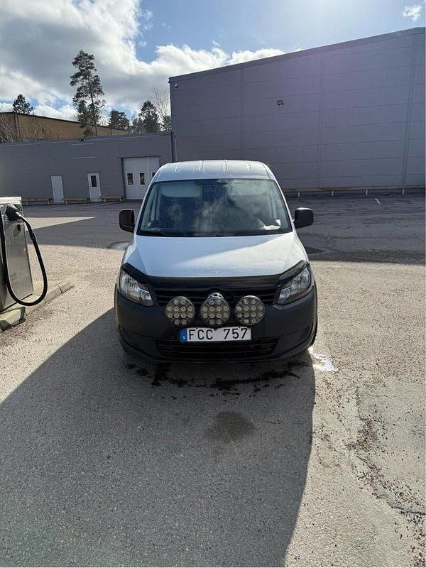 Silver Begagnad 2011 VW Caddy Minibuss | 60 000 kr (Marknadspris) - Bild 1/4