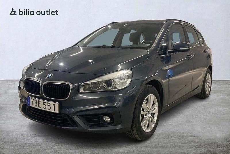 Grå Begagnad 2015 BMW 218 Active Tourer Advantage Minibuss | 149 000 kr (Marknadspris) - Bild 1/3