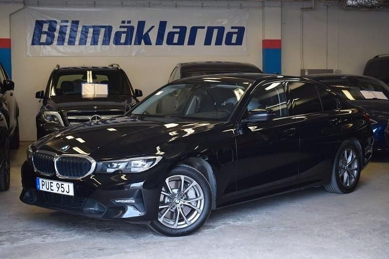 Svart Begagnad 2021 BMW 330 Sedan | 269 000 kr (Dyr) - Bild 1/4