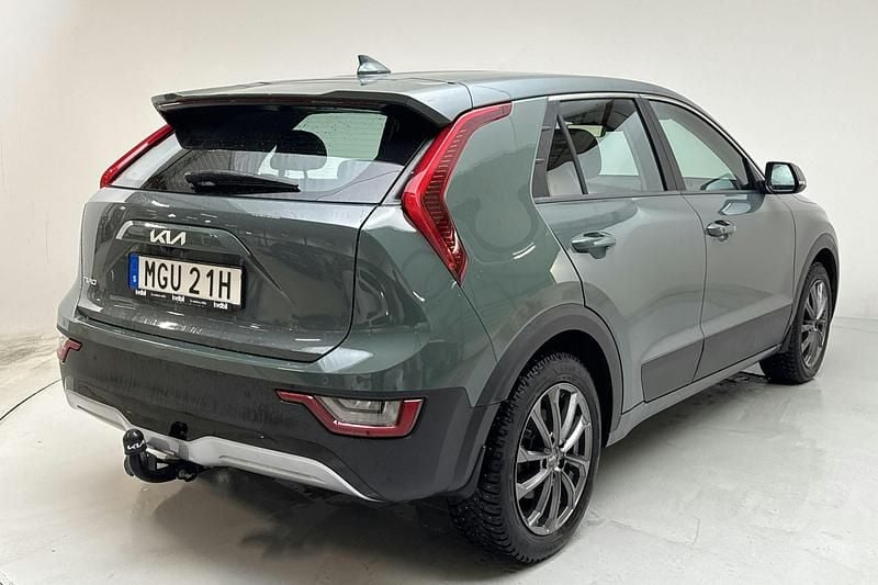 Begagnad Kia e-Niro 150 kW (204 HK) 2024 Mörkgrön SUV