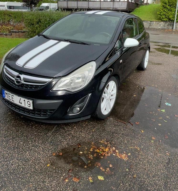 Svart Begagnad 2012 Opel Corsa OPC Halvkombi | 35 000 kr (Marknadspris) - Bild 1/4