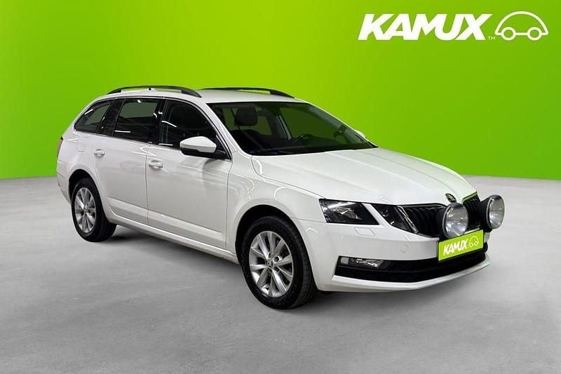 Vit Begagnad 2019 Skoda Octavia Kombi | 164 900 kr (Bra pris) - Bild 1/4