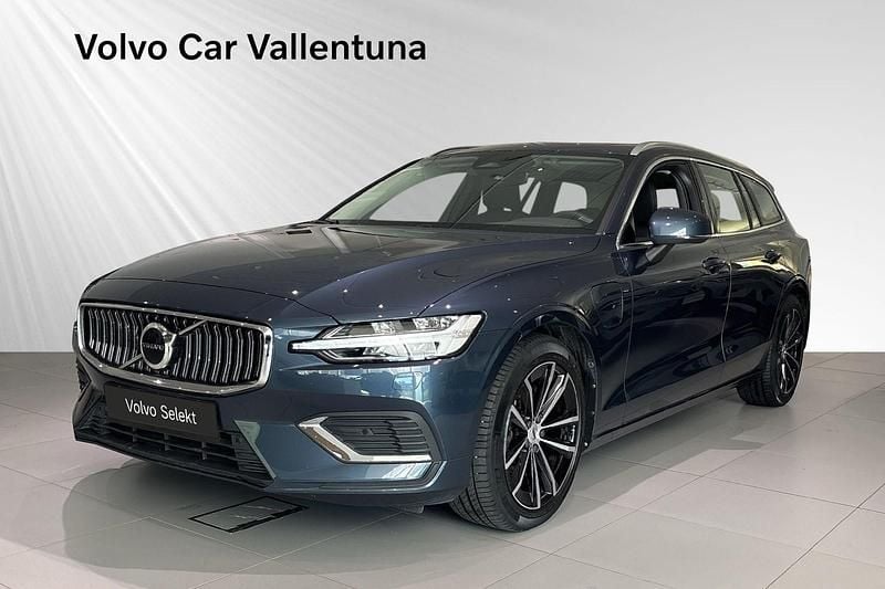 Blå Begagnad 2022 Volvo V60 Plus Kombi | 449 000 kr (Marknadspris) - Bild 1/3