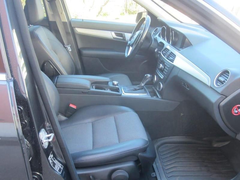 Begagnad Mercedes C200 136 HK (100 kW) 2013