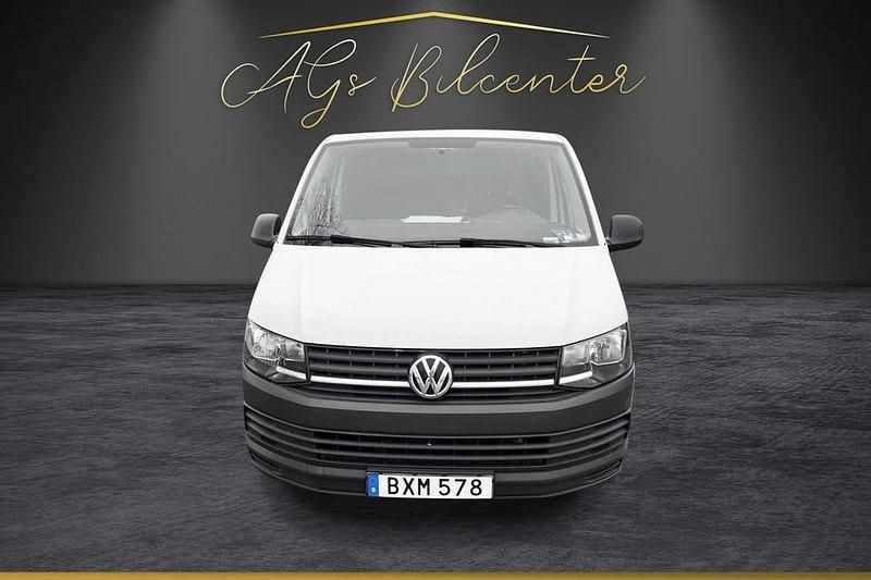 Vit Begagnad 2016 VW T6 Van | 109 900 kr (Lite dyr) - Bild 1/4