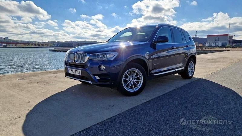 Mörkblå Begagnad 2016 BMW X3 SUV | 240 000 kr (Marknadspris) - Bild 1/4