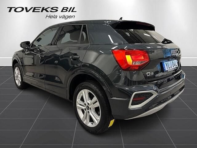 Begagnad Audi Q2 Advanced Plus 150 HK (110 kW) 2024 Manhattangrå metallic SUV