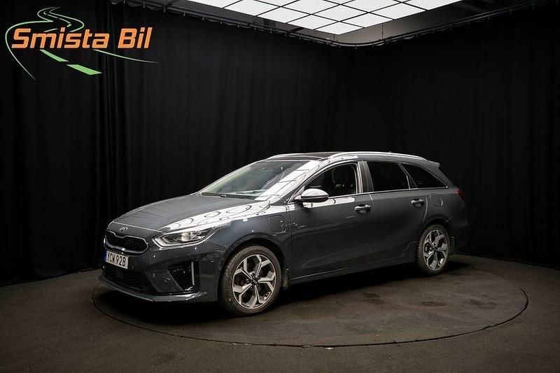 Grå Begagnad 2020 Kia Ceed Advance Halvkombi | 194 700 kr (Superpris) - Bild 1/3