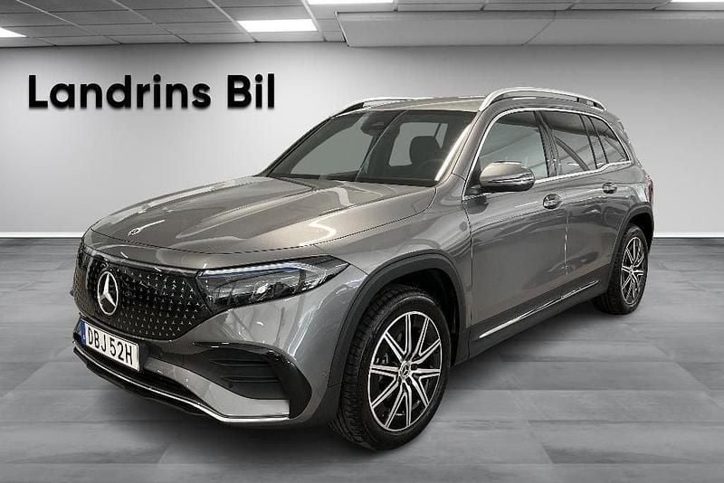 Mörkgrå Ny 2024 Mercedes EQB300 AMG line SUV | 569 900 kr (Dyr) - Bild 1/4
