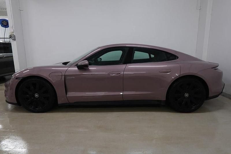 Begagnad Porsche Taycan Sport 319 kW (435 HK) 2021 Rosa