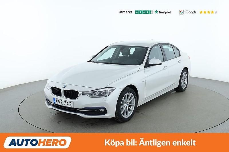 Vit Begagnad 2016 BMW 318 Sport Line Sedan | 145 000 kr (Marknadspris) - Bild 1/4