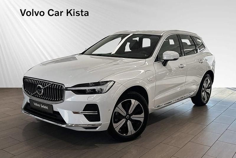 Vit Begagnad 2022 Volvo XC60 Plus SUV | 479 000 kr (Marknadspris) - Bild 1/3