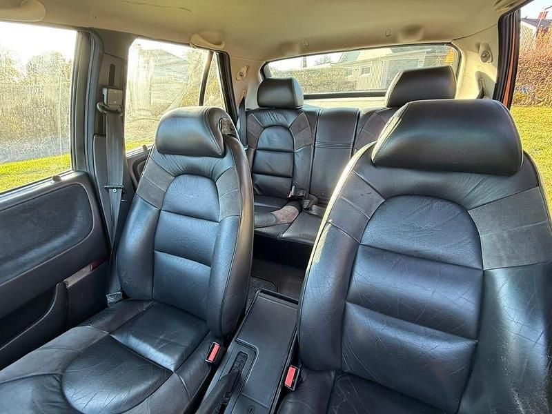 Begagnad Saab 9000 132 HK (97 kW) 1997 Röd Halvkombi