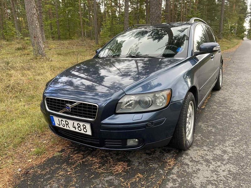 Blå Begagnad 2007 Volvo V50 Momentum Kombi | 21 500 kr (Marknadspris) - Bild 1/4