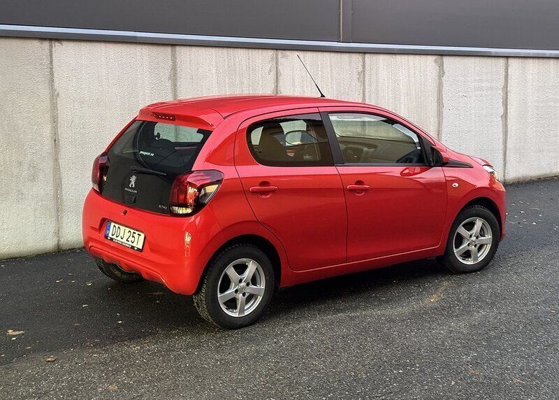 Begagnad Peugeot 108 73 HK (53 kW) 2021 Röd Halvkombi