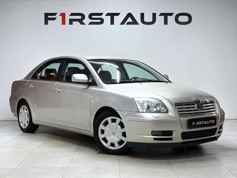 Silver Begagnad 2005 Toyota Avensis Sedan | 44 900 kr (Marknadspris) - Bild 1/2