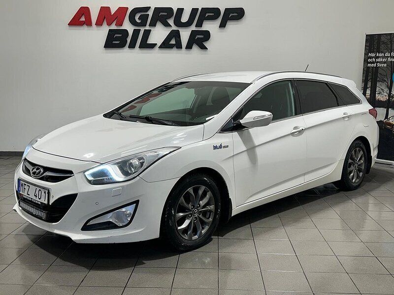 Vit Begagnad 2011 Hyundai i40 Kombi | 39 900 kr (Dyr) - Bild 1/4